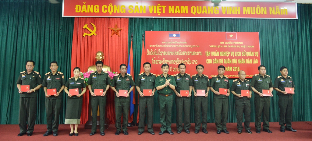 Bế mạc tập huấn nghiệp vụ lịch sử quân sự cho quân đội Lào